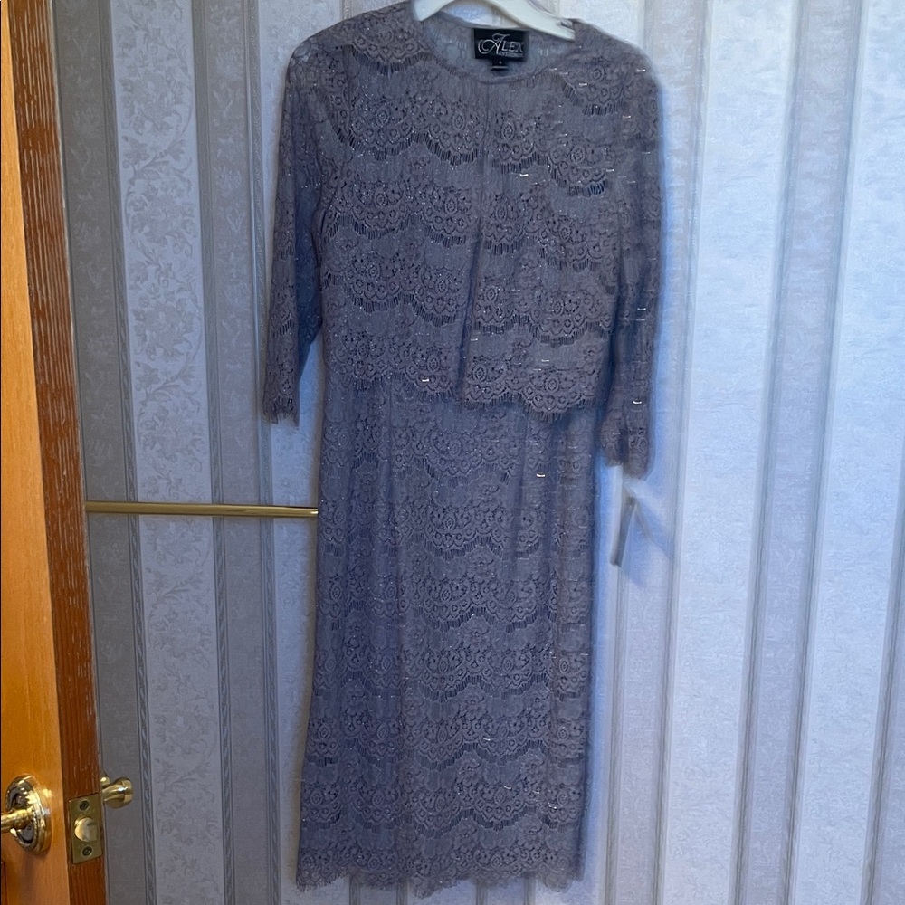 Gorgeous AlexEvenings 2 piece in formal designed Gray with tiny sparkles.